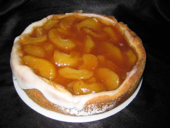Apple kuchen with an iced rim